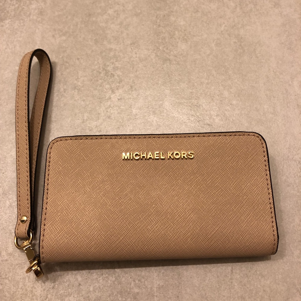 MICHAEL KORS beige wallet/wristlet